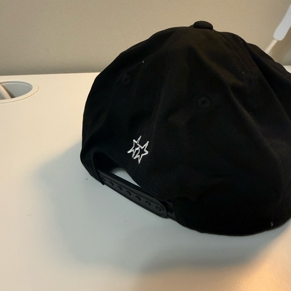 Black Men's Hat - Picture 2 of 2